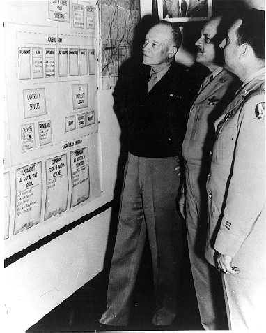 eisenhower_visits_air_university