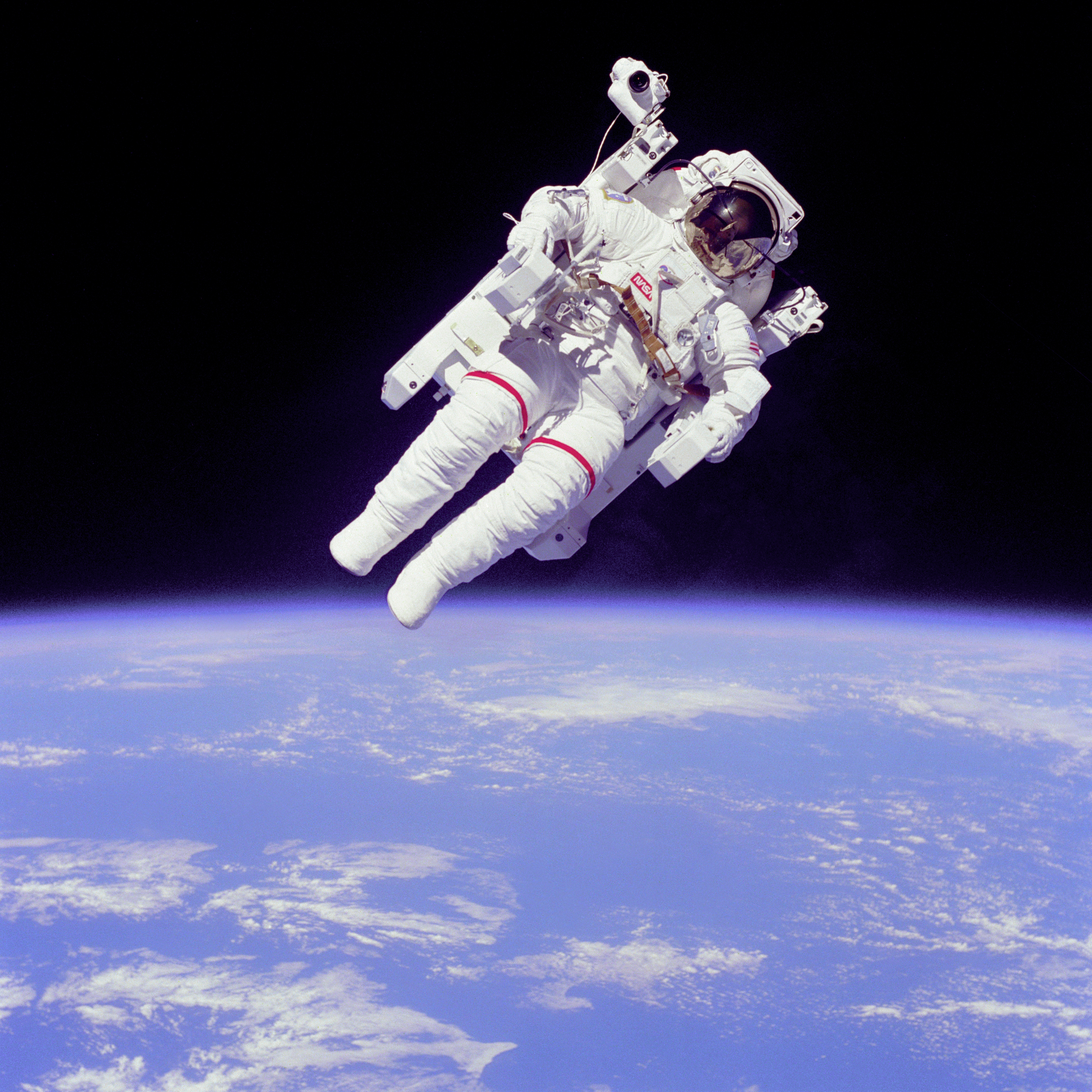 Bruce_McCandless_II_during_EVA_in_1984